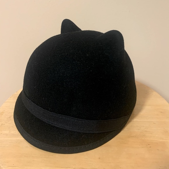 BCBGMaxAzria Accessories - BCBG hat